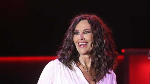 Ανησυχία για την υγεία της Ελευθερίας Αρβανιτάκη – Ανέβαλε συναυλία της