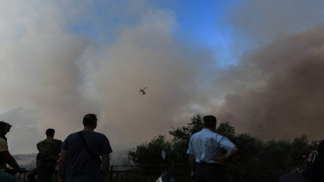 Φωτιά σε εξέλιξη στην Ηλεία: Τρίτο μέτωπο στα Σταματελαίικα