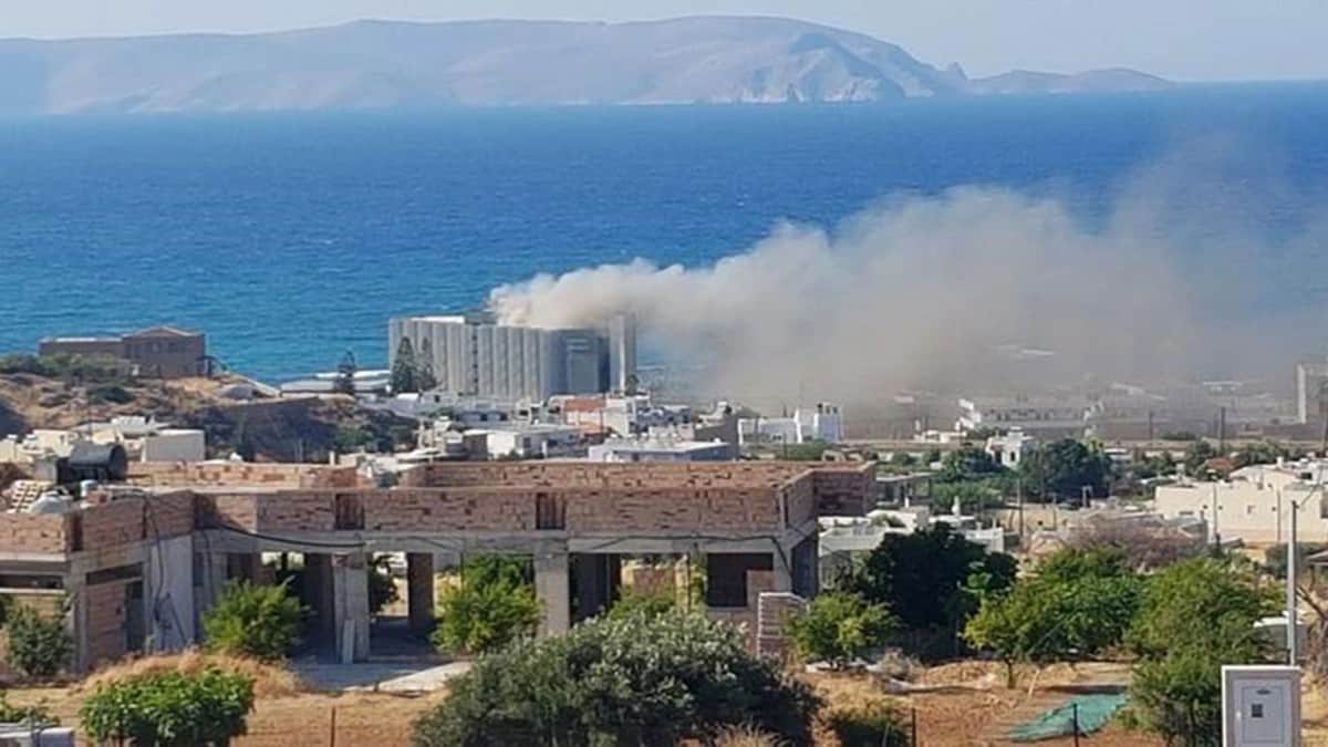 Τρόμος στο Ηράκλειο: Μεγάλη φωτιά σε ξενοδοχείο στο Κοκκίνη Χάνι – Επί ποδός ισχυρή πυροσβεστική δύναμη