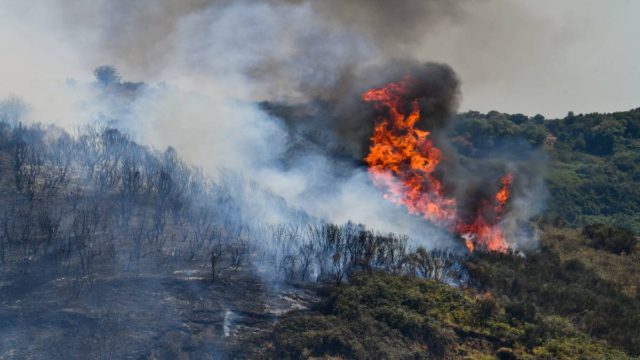 Λέσβος: Μήνυμα από το 112 για εκκένωση οικισμού!