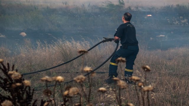 Πυρκαγιά ξέσπασε στην Παιανία – Φόβος μην πάρει έκταση λόγω έντονων ανέμων στην περιοχή