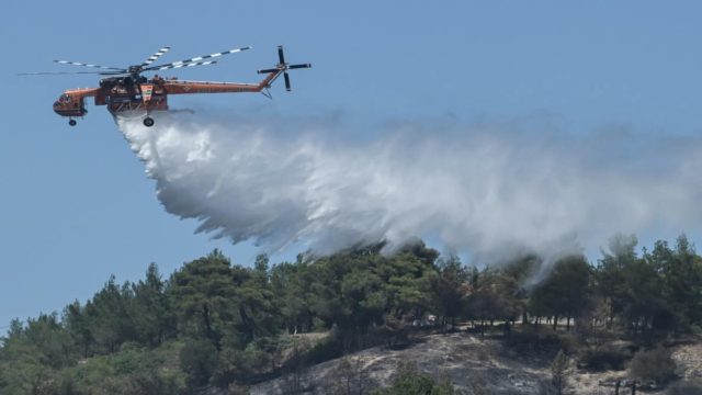 Φωτιά στη Νταού Πεντέλης