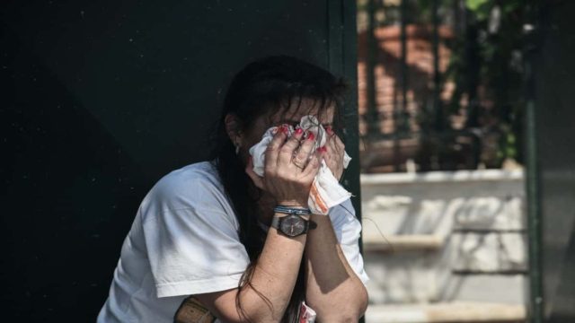Φωτιά στην Πεντέλη: Πού και πώς θα φιλοξενηθούν δωρεάν όσοι εγκατέλειψαν τα σπίτια τους – Οι άμεσες αποζημιώσεις