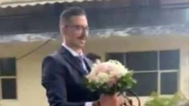 Έμεινε κόκαλο η νύφη: «Πάγωσε» μόλις είδε με την έφτασε στην εκκλησία ο γαμπρός!
