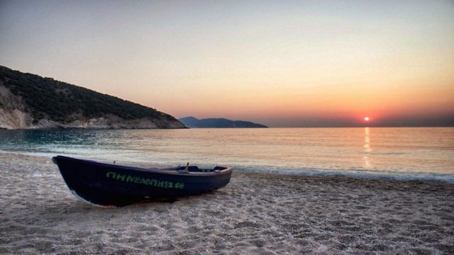 Η Φωτογραφία της Ημέρας: Ανατολή στην παραλία “Μύρτος” της Κεφαλονιάς