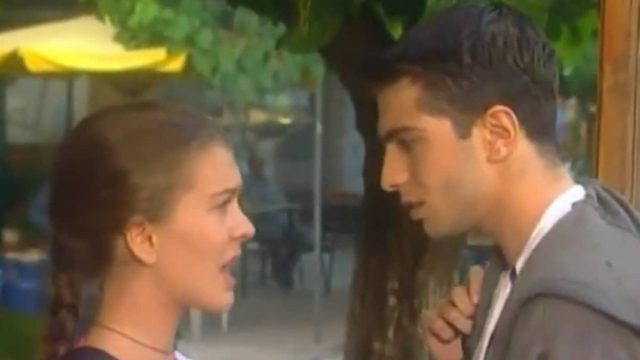 Δε θα το μαντέψετε ποτέ: Οι ηθοποιοί από το «Καφέ της Χαράς» που είναι παντρεμένοι και δεν το γνώριζε κανείς