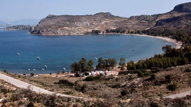 Μόλις 2 ώρες από την Αττική: Η εξωτική παραλία που λατρεύουν οι ντόπιοι του Ναυπλίου και αξίζει την… εξόρμηση
