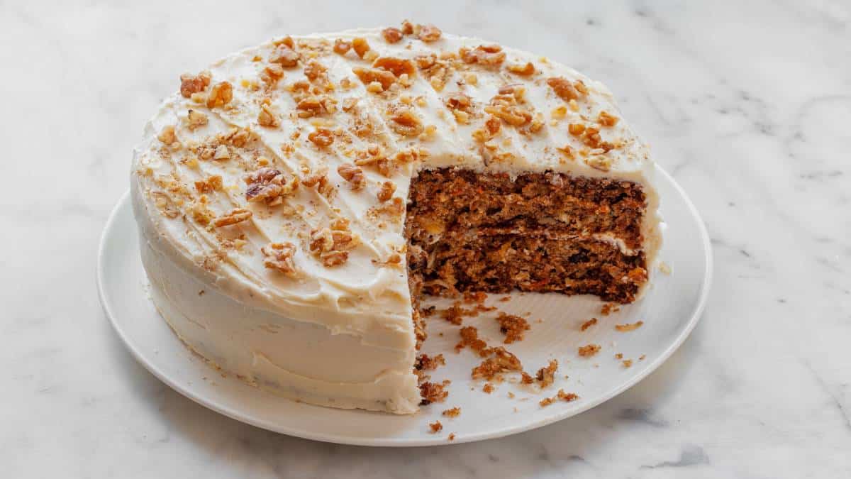 Κρύο carrot cake: Το μυστικό είναι η μπόλικη κανέλα!