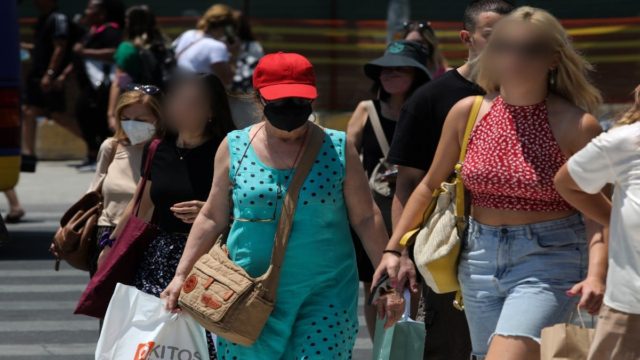 Κορωνοϊός – Εκ νέου αύξηση των κρουσμάτων: Παραμένουν ψηλά και οι επαναλοιμώξεις – Μονίμως στο «κόκκινο» η Αττική