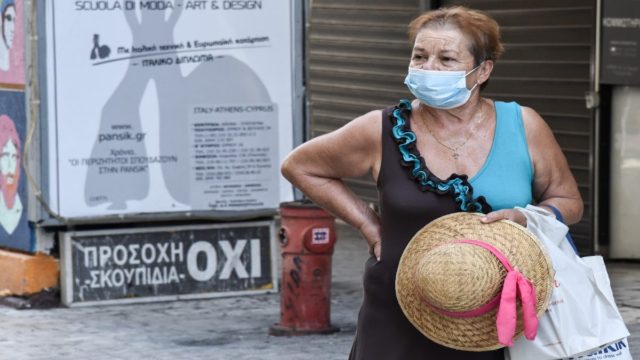 Κορωνοϊός 2/7: Σταθερά μεν, ψηλά δε τα νέα κρούσματα – Οι επαναλοιμώξεις που τρομάζουν και οι σκληροί δείκτες της πανδημίας