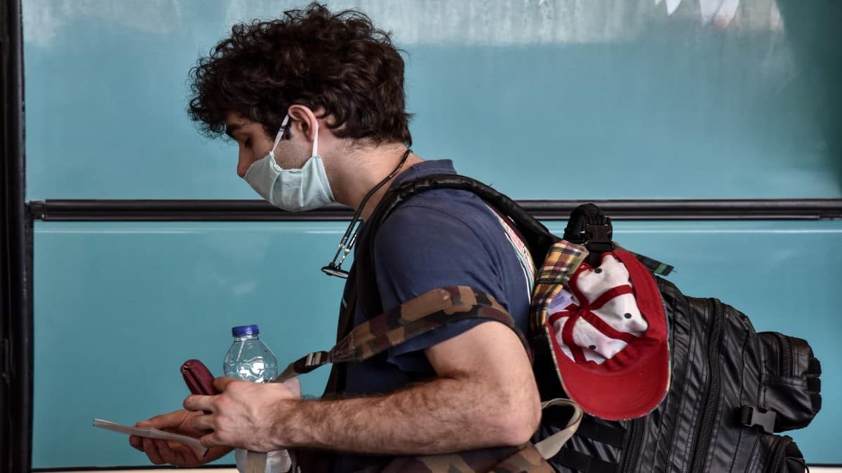 Κορωνοϊός 7/7: «Βράζει» η χώρα με πάνω από 18.000 νέα κρούσματα – Τρομάζει η άνοδος στους θανάτους