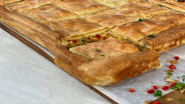 Να φτιάξουμε μια πίτα με κοτόπουλο;