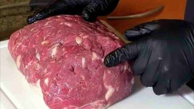 Προσοχή! Αν δείτε ένα τέτοιο κρέας πετάξτε το αμέσως… Βλάπτει την υγεία σας