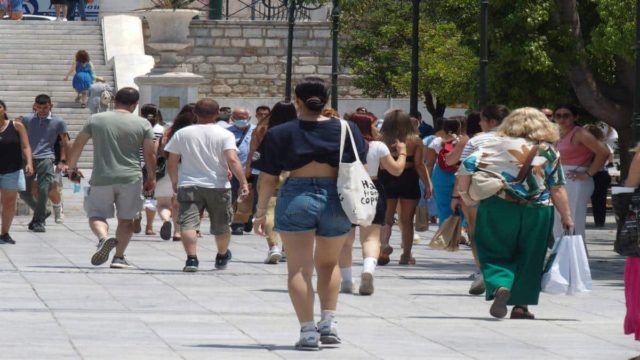 Κορωνοϊός: 148.435 κρούσματα σε μια εβδομάδα – 200 θάνατοι, 115 διασωληνωμένοι