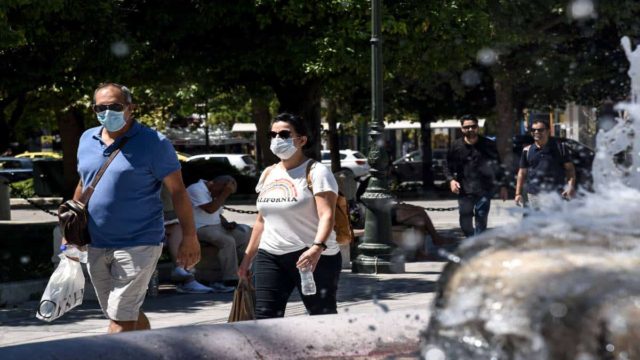«Καμπανάκι» Τζανάκη: Έως και 50.000 τα ενεργά κρούσματα κορωνοϊού – Τι ανησυχεί πραγματικά τους ειδικούς