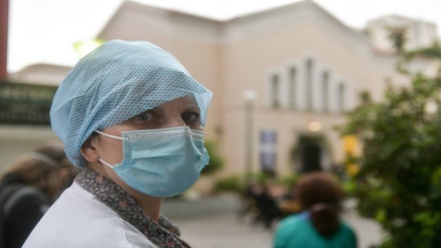 Τρόμος στην Λάρισα: Συνοδός ασθενούς ξυλοκόπησε γιατρούς της Ορθοπεδικής
