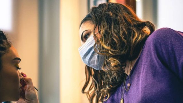 Είσαι καλεσμένη σε γάμο και ψάχνεις το ιδανικό μακιγιάζ; Εδώ θα βρεις μοναδικές προτάσεις για κάθε γούστο!