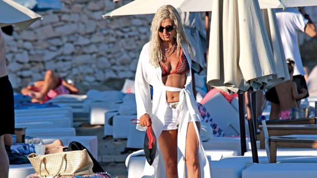 Δεν την πιάνει κανείς τη Μαρίνα Πατούλη: Βάζει κάτω 20αρες – Αρετουσάριστη με «καυτά» μαγιό