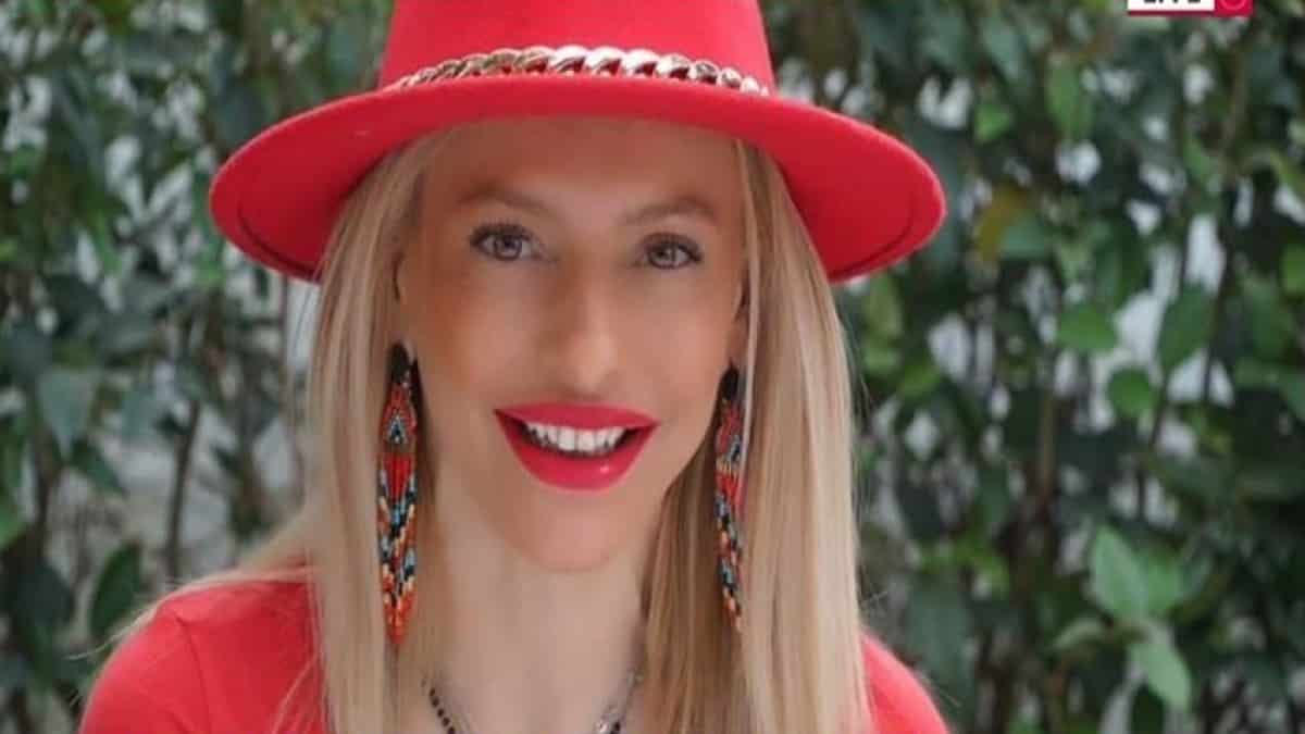 Θλίψη για τον θάνατο της Μαρίτας Αγγελοπούλου: «Θα είσαι πάλι στην αγκαλιά του μπαμπά σου» – Η δολοφονία του πατέρα της το 2011 & το συμβόλαιο θανάτου της ίδιας (Video)