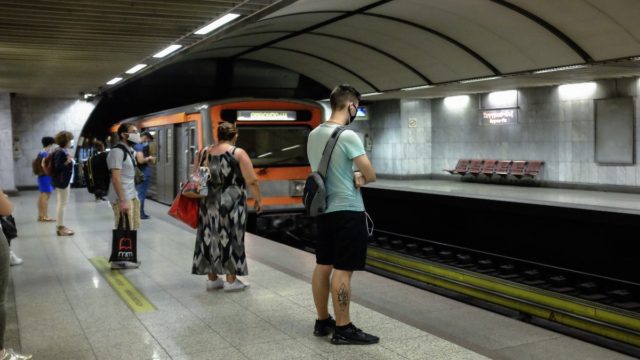 Πανικός στο κέντρο της Αθήνας: Εκκενώνεται εκτάκτως ο σταθμός του μετρό «Μοναστηράκι» – Χωρίς στάση διέρχονται οι συρμοί