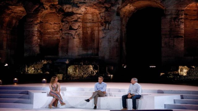 Στο Ηρώδειο Κυριάκος και Μαρέβα: Η συζήτηση με τον CEO του Netflix, Τεντ Σαράντος