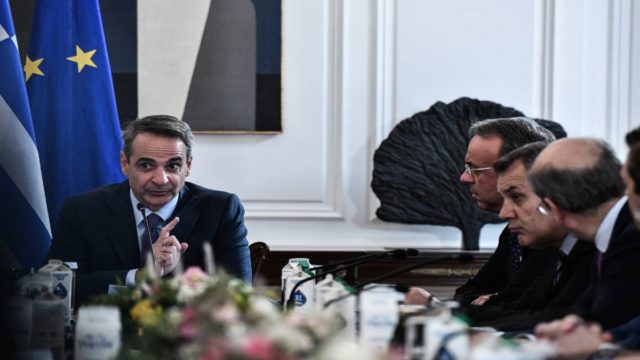 Μητσοτάκης: «Φτάνει με τους πυροσβέστες της ξαπλώστρας, έρχονται δύσκολες μέρες» – Αναλυτικά όσα είπε ο πρωθυπουργός στο Υπουργικό Συμβούλιο