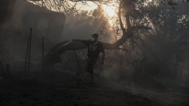 Πυρκαγιά στην Πεντέλη: Νεκρός άνδρας! Αυτοκτόνησε μόλις πήρε για 4 φορά φωτιά το σπίτι του!