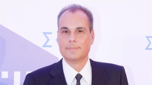 Νίκος Στραβελάκης: Η οικογενειακή φωτογραφία που δεν βλέπουμε συχνά – Δείτε τον γιο του