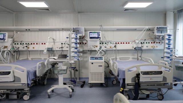 Θρίλερ με 10χρονο αγοράκι στο Αγρίνιο: Το παιδί έπεσε από μπαλκόνι σε μεγάλο ύψος – Νοσηλεύεται σε ΜΕΘ της Πάτρας