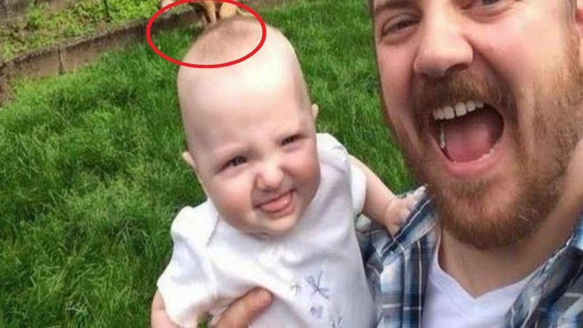 Έβγαλε μια selfie φωτογραφία με το παιδί του…Όταν την είδε πάγωσε με αυτό που κρυβόταν πίσω!