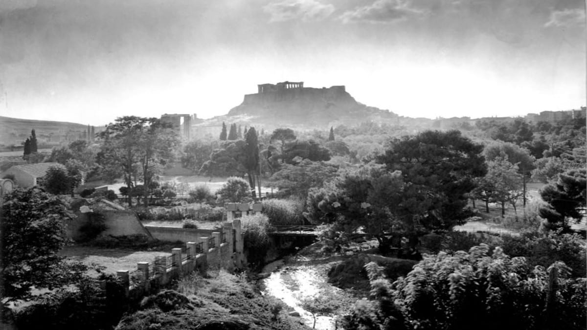 Όταν η Αθήνα είχε ποτάμι – Φωτογραφίες ενός κόσμου που οι περισσότεροι δεν γνωρίζουν