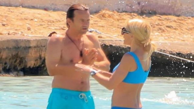 Κόλαση με Ελένη Μενεγάκη και Ματέο Παντζόπουλο: Εκεί που έμπαιναν αγκαλιασμένοι στο νερό άρχισαν να “πλακώνονται” σε δευτερόλεπτα! Φωτογραφίες – ντοκουμέντο!