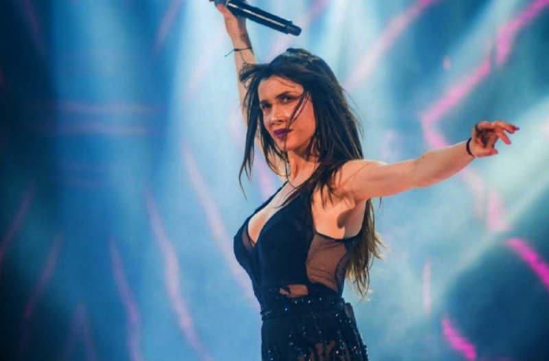Πάολα: Στη “φόρα” το πραγματικό της όνομα, το ύψος της και τα κιλά της