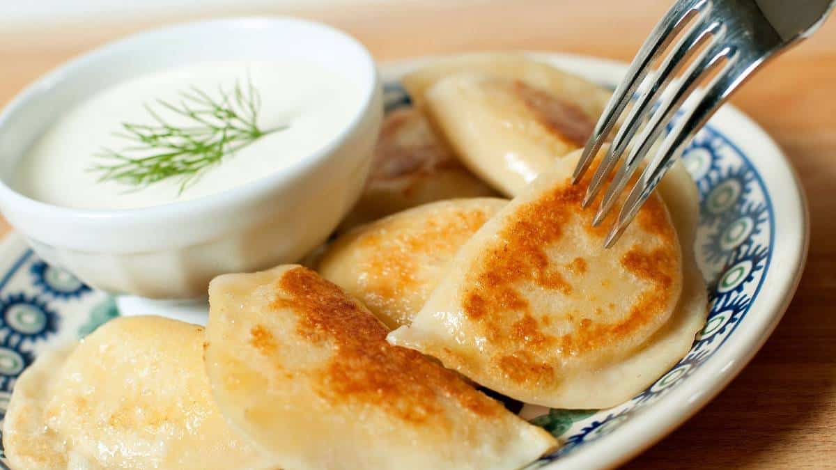 Κρατηθείτε και μην τα φάτε όλα: Πολωνικά pierogi γεμιστά με πατάτα