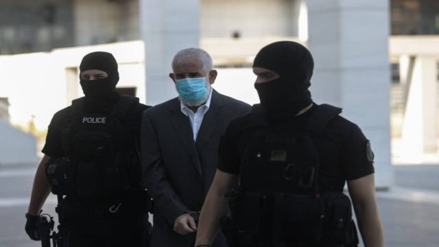 Κρίσιμες ώρες για τον Πέτρο Φιλιππίδη – Μεταφέρθηκε σε ειδικά διαμορφωμένο θάλαμο! (video)