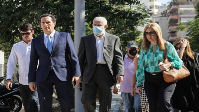 Πέτρος Φιλιππίδης: «Αν φύγεις δεν υπάρχει γυρισμός… Της έστειλε ένα μήνυμα με χυδαίο σ@ξ@#@λ@κ#…» – Η αποκάλυψη μάρτυρα για τις εκμυστηρεύσεις της καταγγέλλουσας