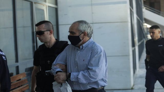 Δίκη «Ψευτογιατρού»: Ζητά προκλητικά από τα θύματά του να τον συγχωρέσουν – «Να είστε καλοί Xριστιανοί» (video)