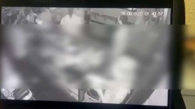 Δολοφονία 42χρονου στην Ραφήνα: Βίντεο-ντοκουμέντο από την επίθεση μέσα στο μπαρ – Πώς όλα ξεκινούν από ένα σπρώξιμο