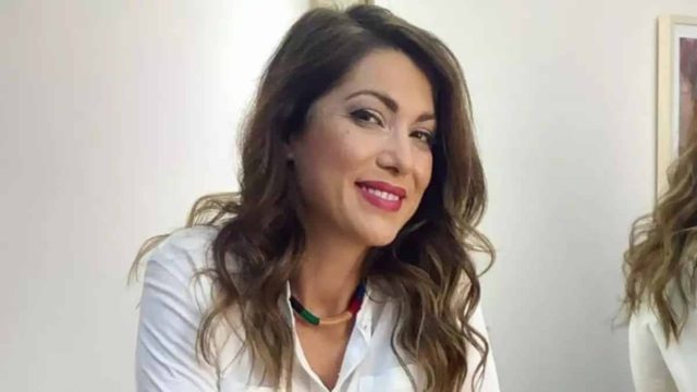 Κλέλια Ρένεση: Μας έκανε να «γονατίσουμε» από τη γλύκα – Ανέβασε το πιο χαριτωμένο βίντεο με την κόρη της στην παραλία!