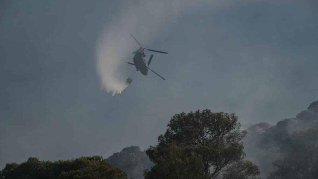 Φωτιά στο Ρέθυμνο: Μεγάλη αναζωπύρωση – Νέα εκκένωση οικισμού (Video)