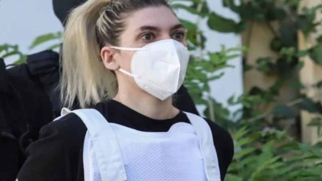 Φανερά αδυνατισμένη και με περήφανο βλέμμα στα δικαστήρια η Ρούλα Πισπιρίγκου!