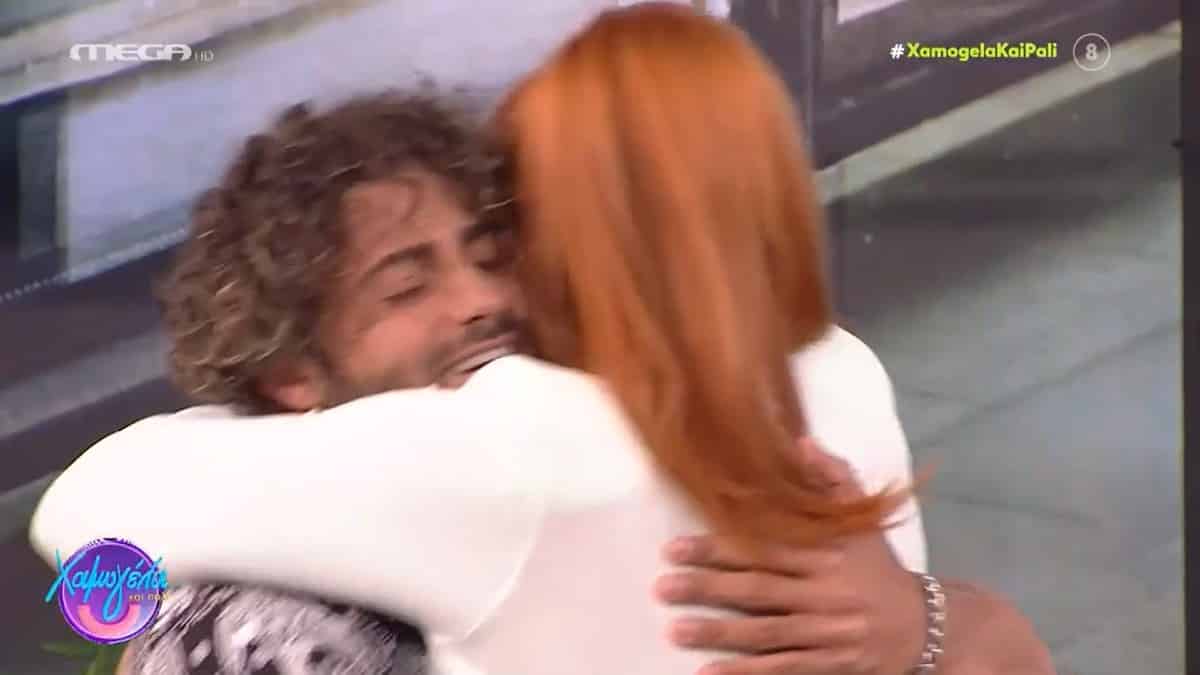 Ξανά μαζί Σίσσυ Χρηστίδου και Κωνσταντίνος Βασάλος – Η αγκαλιά και… οι σπόντες