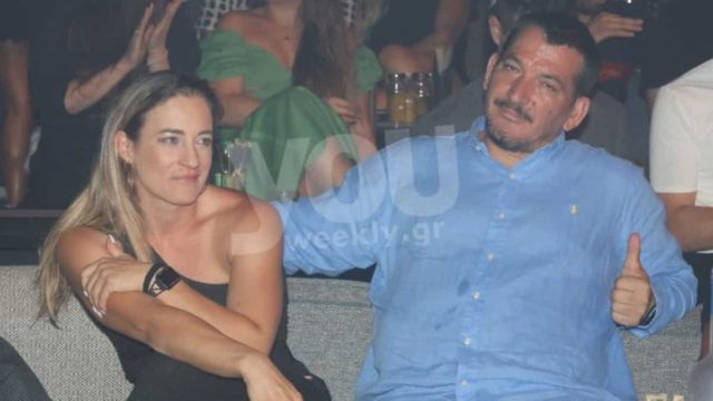 Πύρρος Δήμας και Αφροδίτη Σκαφίδα σε σπάνια στιγμιότυπα: Τα «σπάνε» στα μπουζούκια – Τον είχε πιάσει από τον λαιμό και του σιγοτραγουδούσε…