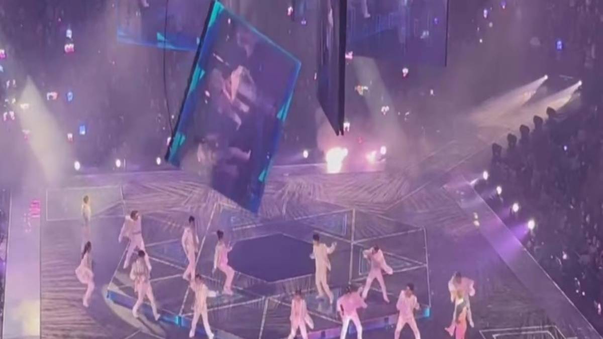 Σοκαριστικό ατύχημα σε συναυλία: Οθόνη έπεσε πάνω σε χορευτές, στο Χονγκ Κονγκ (Video)