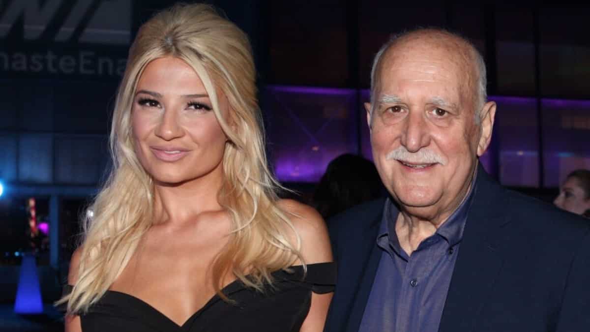 «Στήλη άλατος« η Φαίη Σκορδά: «Πάγωσε» με την αποκάλυψη του Γιώργου Παπαδάκη για τον σύντροφό της (Video)
