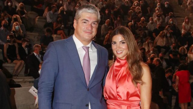 “Σ’αγαπώ και σε…” – Λιώνει από αγάπη και το δείχνει η Σταματίνα Τσιμτσιλή