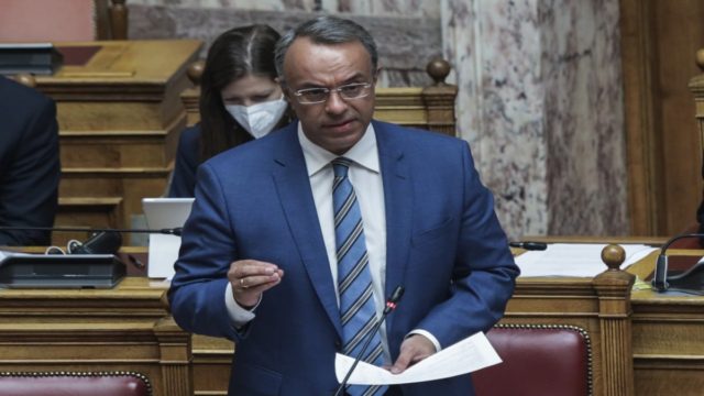 Όλα ανοιχτά για νέο «μποναμά» σε ρεύμα και καύσιμα – Σταϊκούρας: «Ενδεχόμενο νέων παρεμβάσεων της κυβέρνησης τον Σεπτέμβριο» (video)