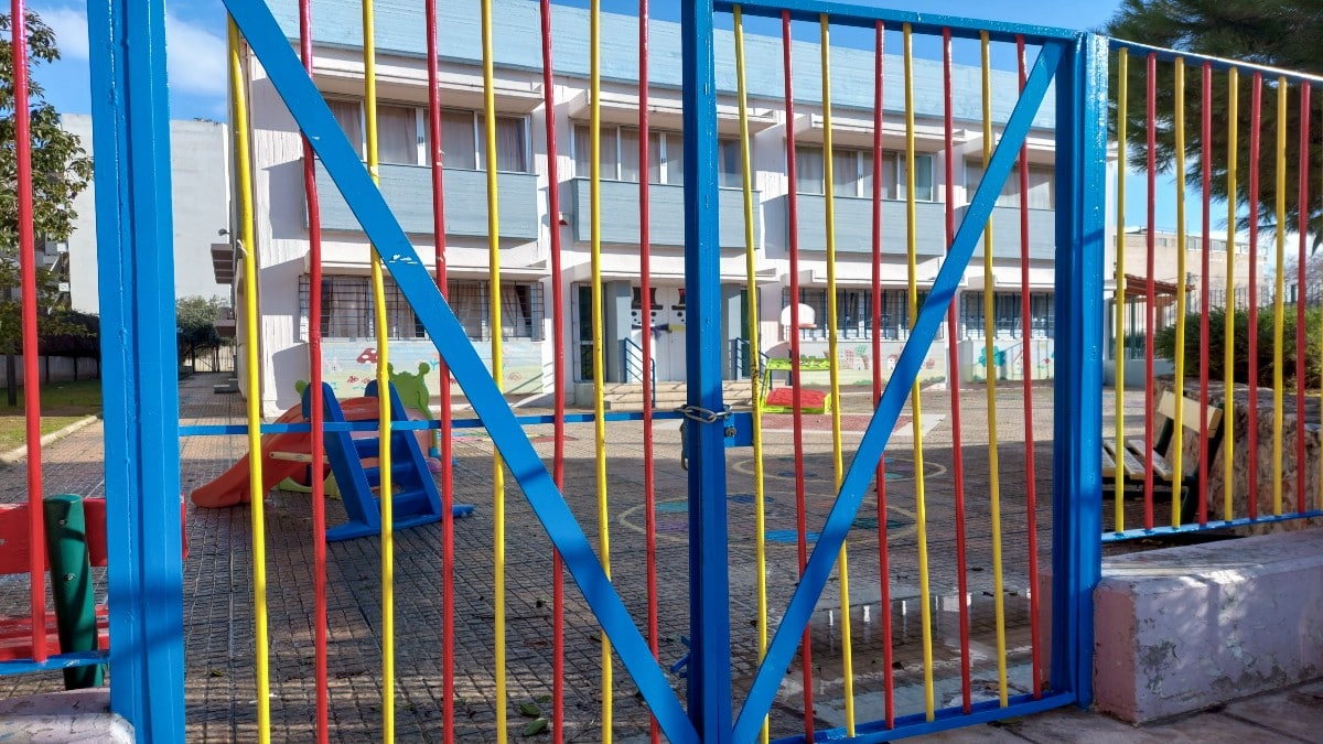 Σχολεία: Πότε ανοίγουν ξανά – Τι αλλάζει για μαθητές & εκπαιδευτικούς (Video)