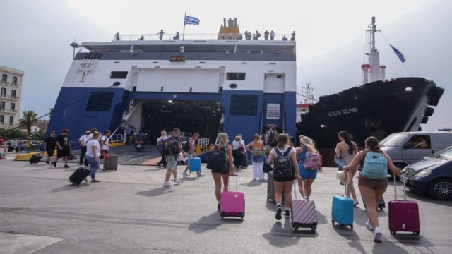Τουρισμός για Όλους: Άνοιξε για όλα τα ΑΦΜ η πλατφόρμα – Βήμα-βήμα θα πάρετε το voucher των 150 ευρώ (Video)