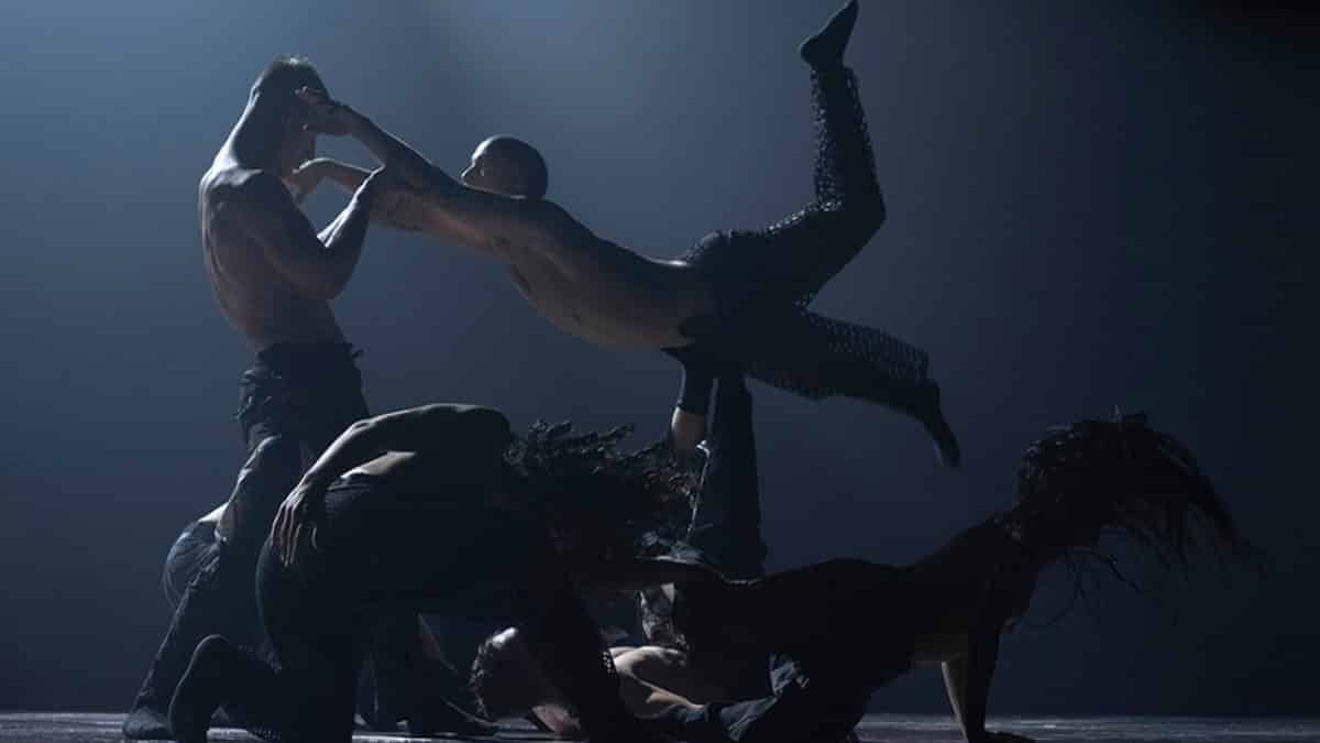 «Άξονες»: Η παράσταση χορού του Αντώνη Φωνιαδάκη στην Πειραιώς 260